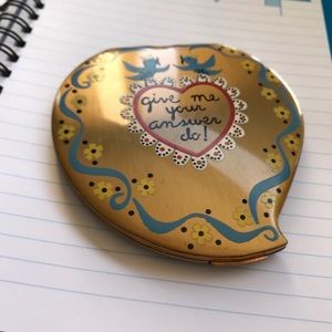 Vintage American Elgin compact from the 1940s.